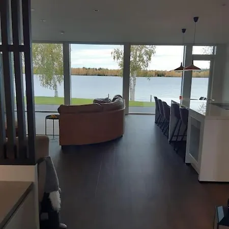 빌라 By The River With Sauna And Jacuzzi