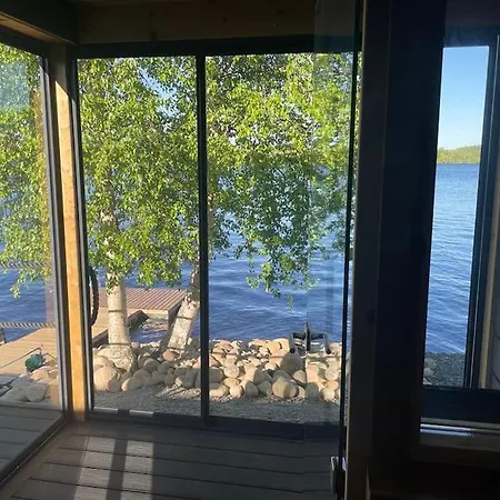 Villa By The River With Sauna And Jacuzzi Rovaniemi