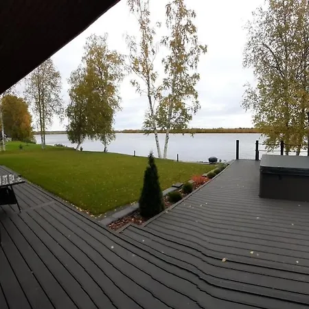 Villa By The River With Sauna And Jacuzzi Rovaniemi