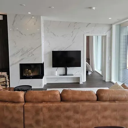 By The River With Sauna And Jacuzzi * Rovaniemi