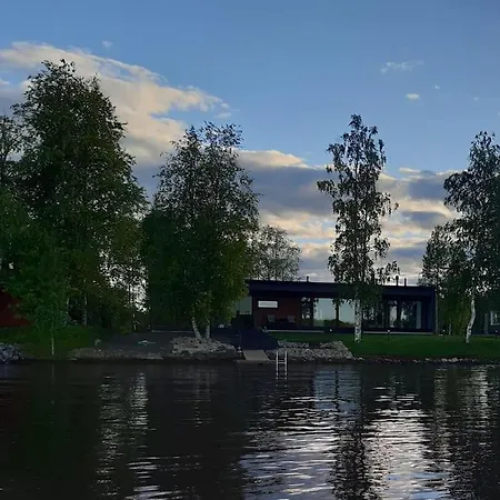 By The River With Sauna And Jacuzzi 로바니에미