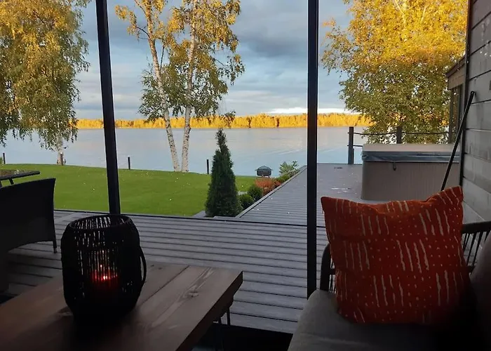 Villa By The River With Sauna And Jacuzzi *
