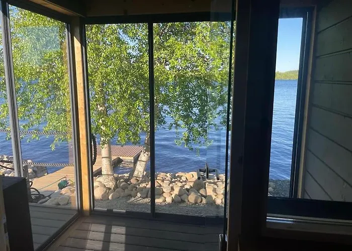 Villa By The River With Sauna And Jacuzzi Rovaniemi