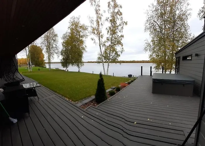 Villa By The River With Sauna And Jacuzzi Rovaniemi